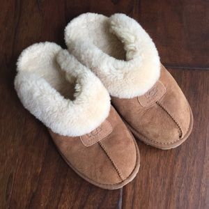 Ugg Women’s Coquette Sheepskin Slipper size 9